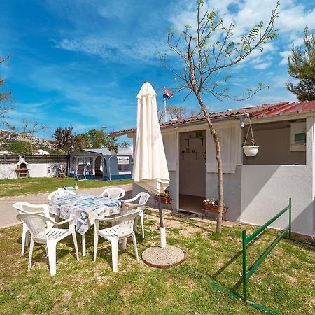 Camp Mali Bungalow Baška Eksteriør bilde
